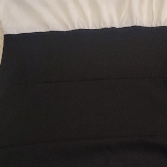 Top - Picture 2 of 3